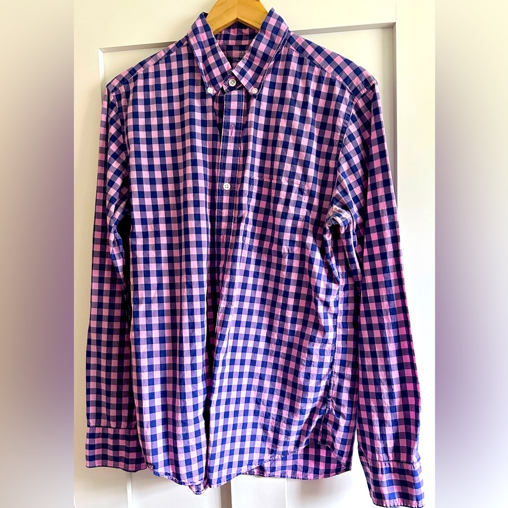 JCrew, long sleeve button up shirt in purple/pink gingham. Slim fit, sz m